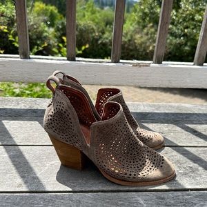 Jeffrey Campbell for Anthropologie Rosalee Bootie Taupe Size 10